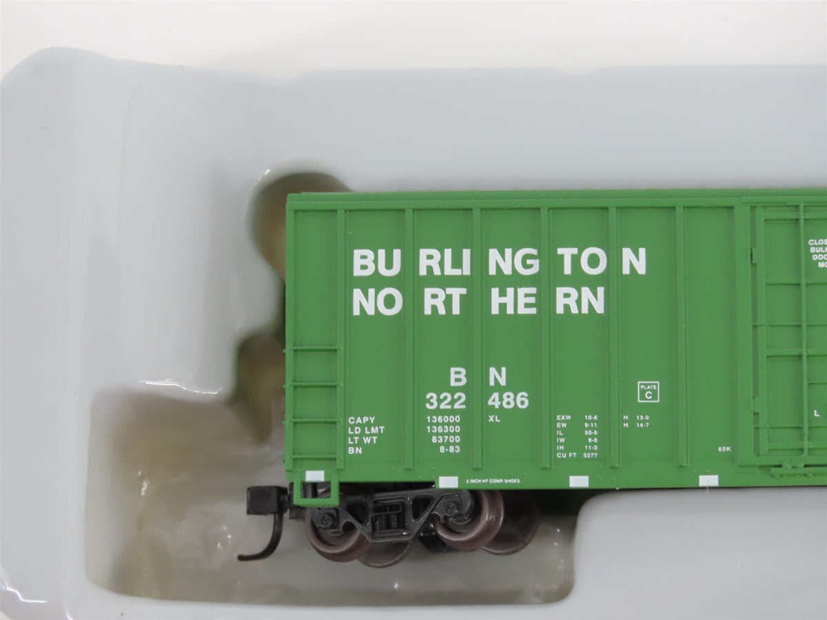 N Scale Athearn 11402 BN Burlington Northern 50&#39; FMC Plug Door Box Car #322486