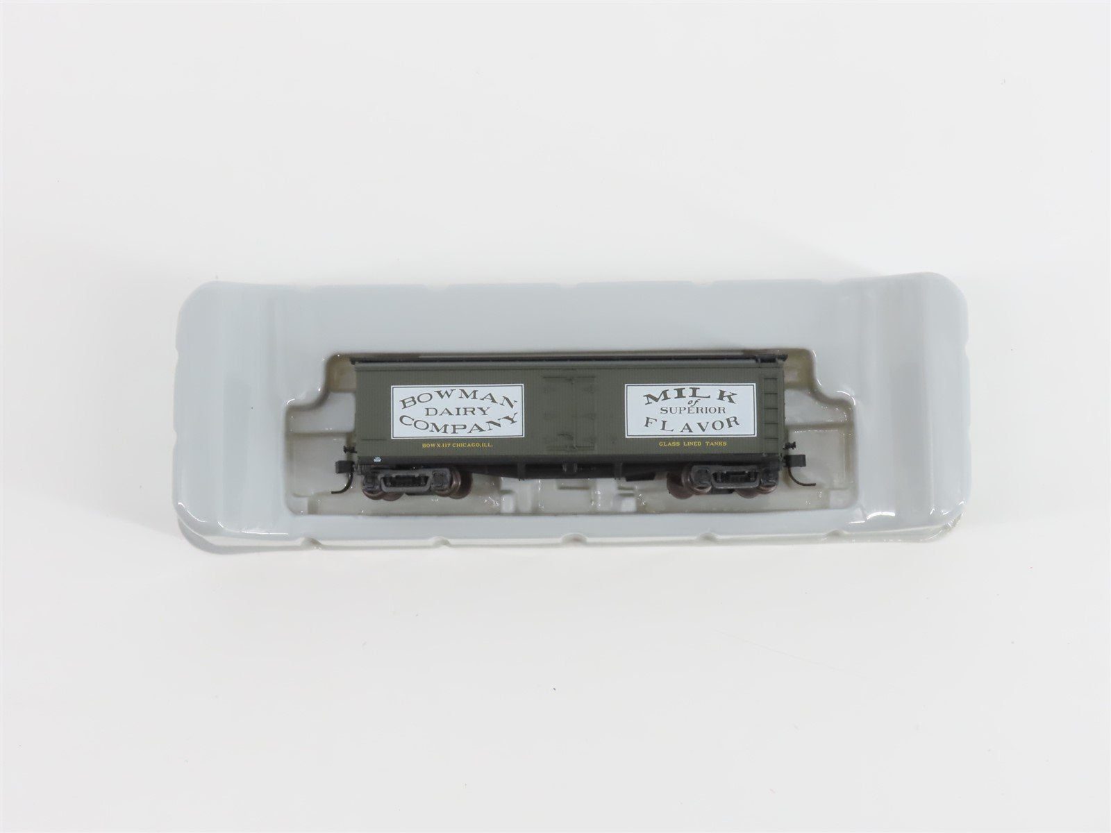 N Scale Athearn 11605 BOWX Bowman Dairy 40' Wood Milk Car #1117