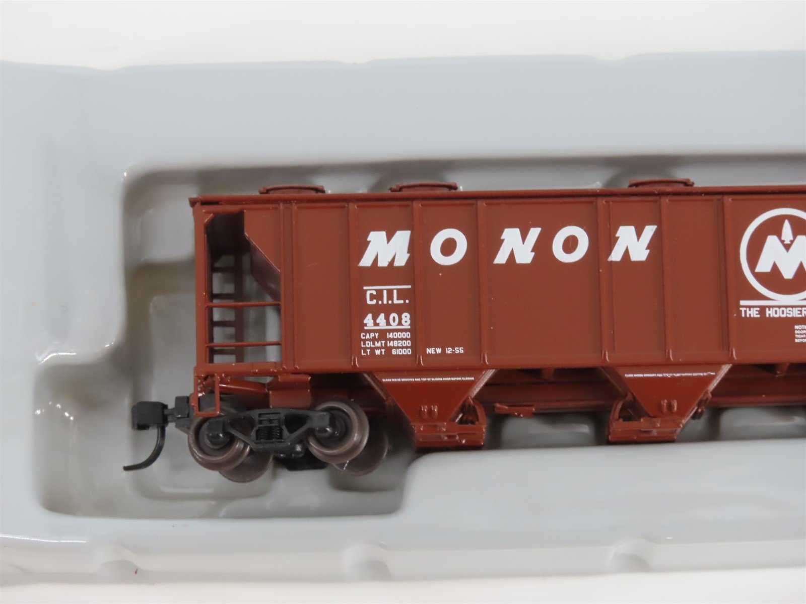 N Scale Athearn 11360 CIL Monon The Hoosier Line 3-Bay Covered Hopper #4408