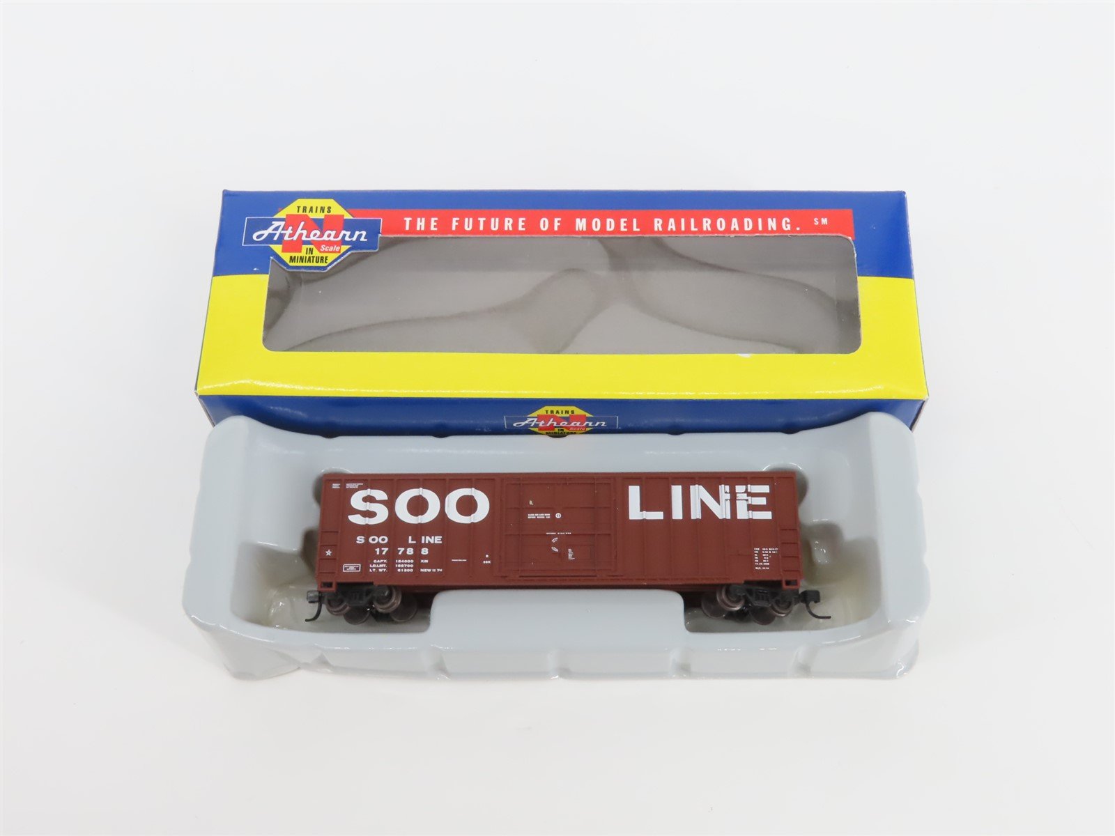 N Scale Athearn 11412 SOO Line 50' FMC Plug Door Box Car #17788