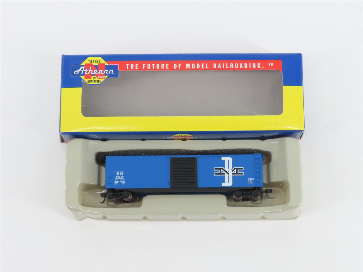 N Scale Athearn 14125 BM Boston &amp; Maine 50&#39; Single Door Box Car #77017