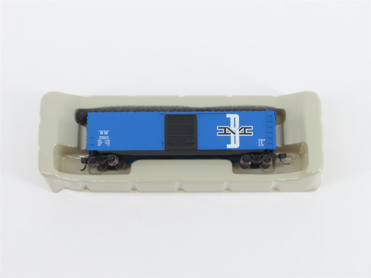 N Scale Athearn 14125 BM Boston &amp; Maine 50&#39; Single Door Box Car #77017