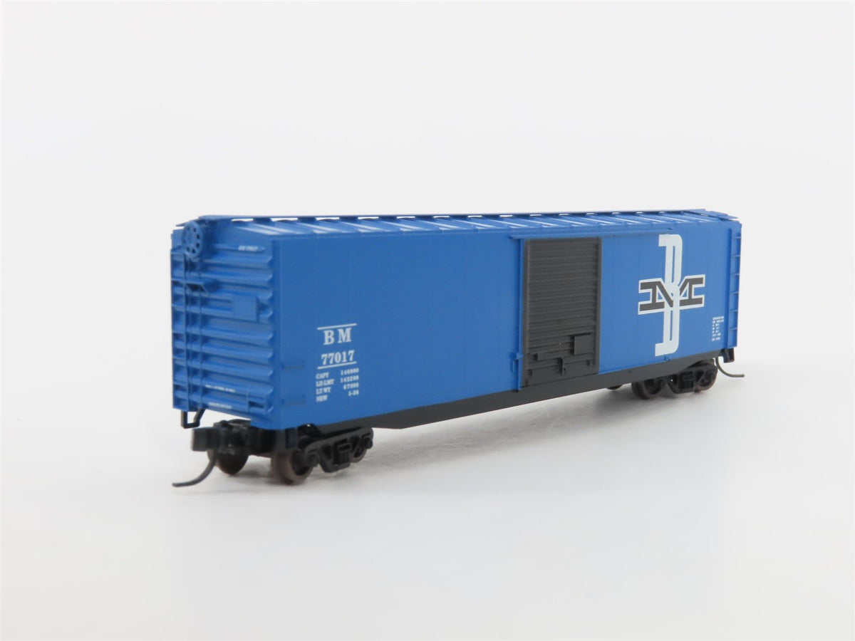 N Scale Athearn 14125 BM Boston &amp; Maine 50&#39; Single Door Box Car #77017