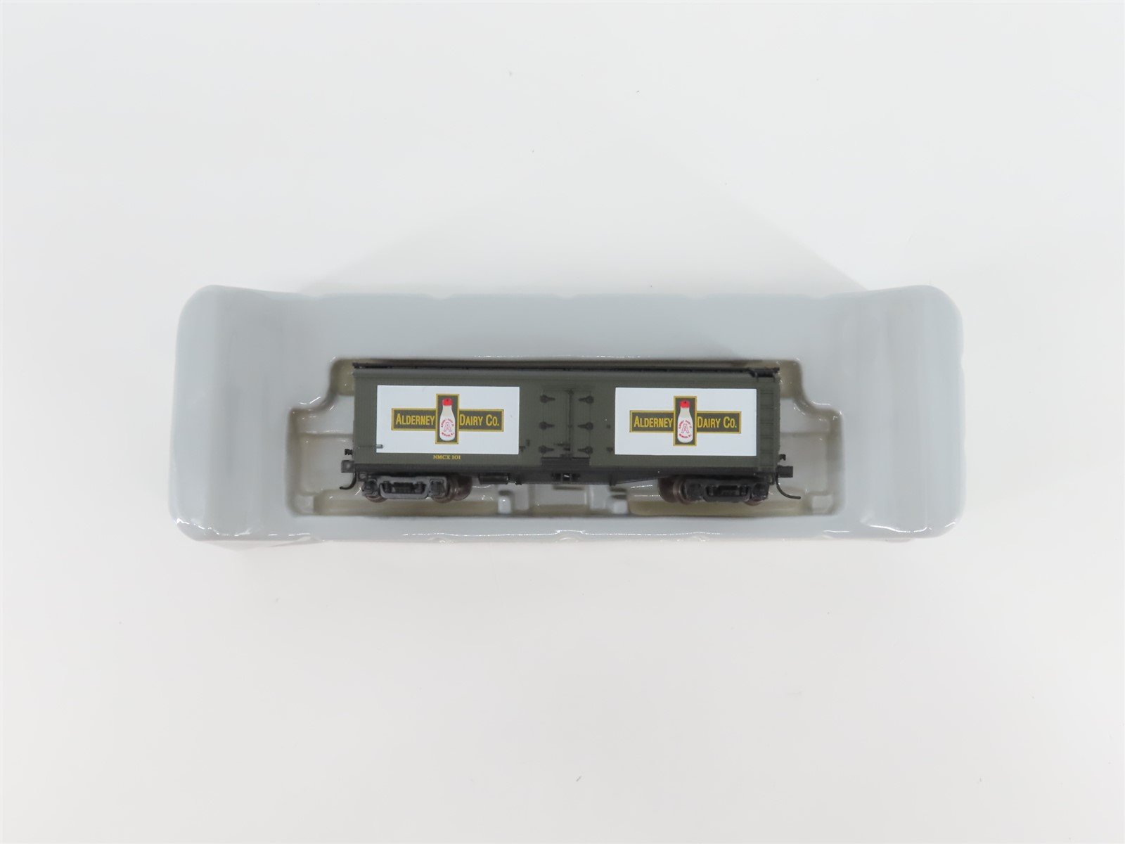 N Scale Athearn 11601 NMCX Alderney Dairy 40' Wood Milk Car #101