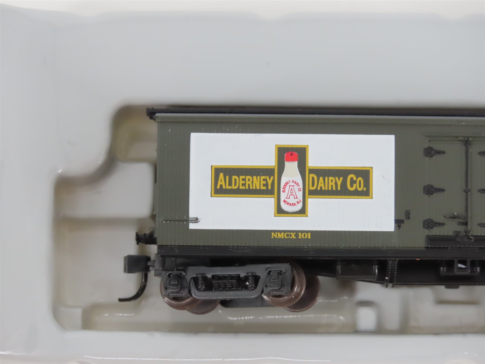 N Scale Athearn 11601 NMCX Alderney Dairy 40' Wood Milk Car #101