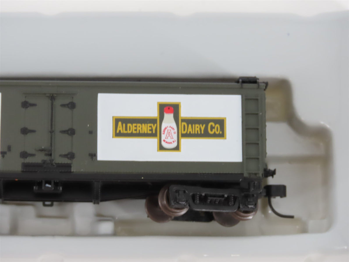 N Scale Athearn 11601 NMCX Alderney Dairy 40&#39; Wood Milk Car #101
