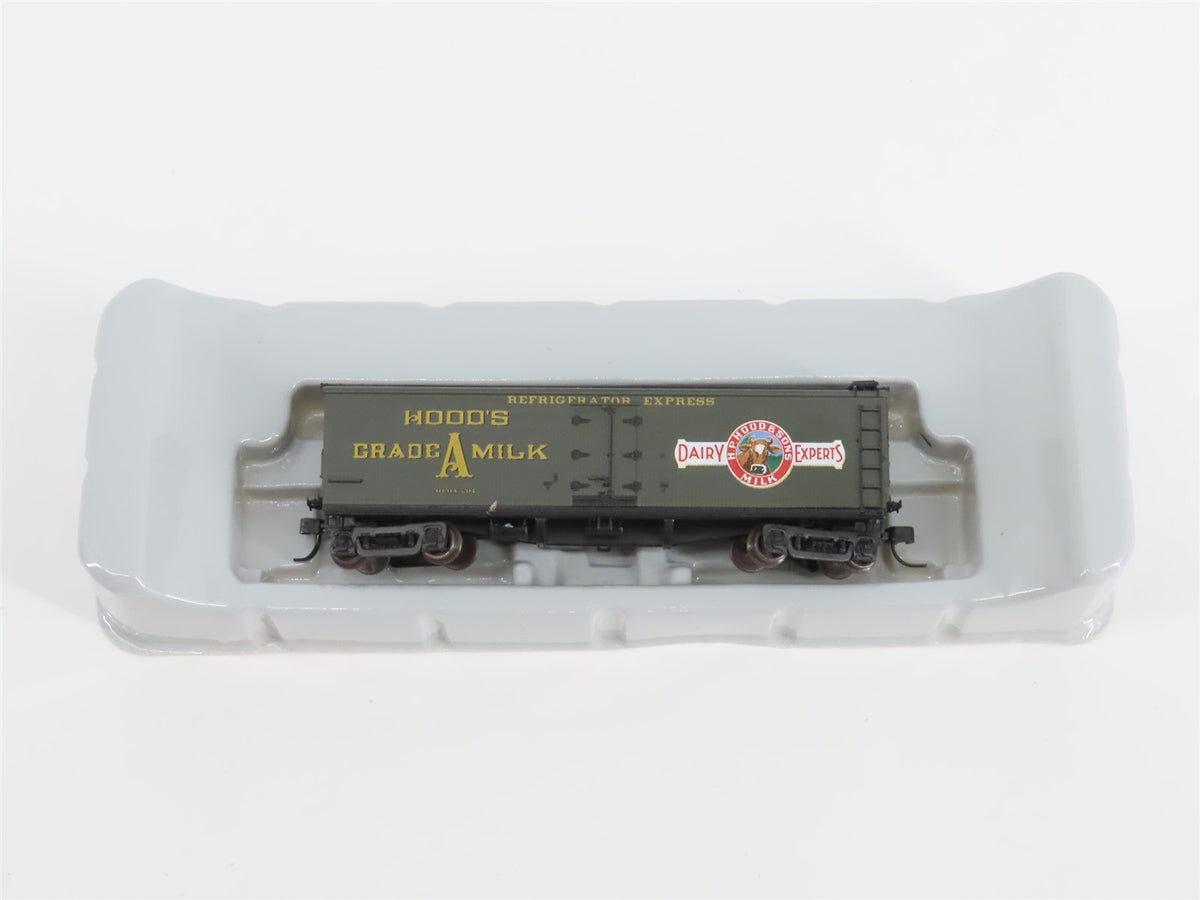 N Scale Athearn 11608 HPHX Hood&#39;s Dairy 40&#39; Wood Milk Car #204