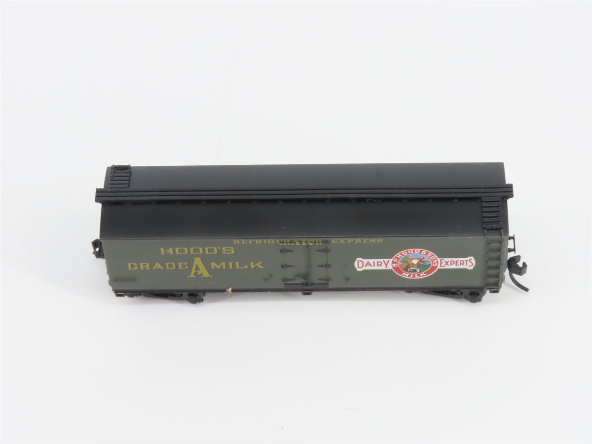 N Scale Athearn 11608 HPHX Hood&#39;s Dairy 40&#39; Wood Milk Car #204