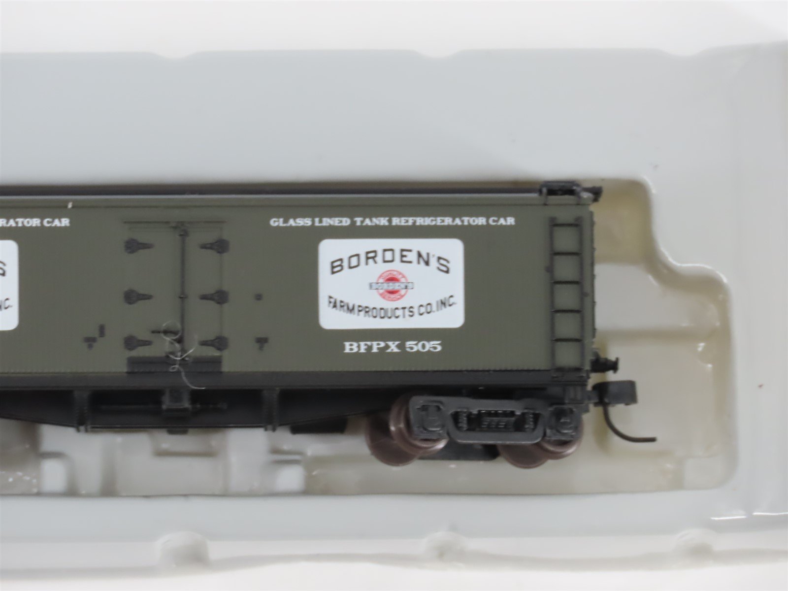 N Scale Athearn 11603 BFPX Borden's Dairy 40' Wood Milk Car #505