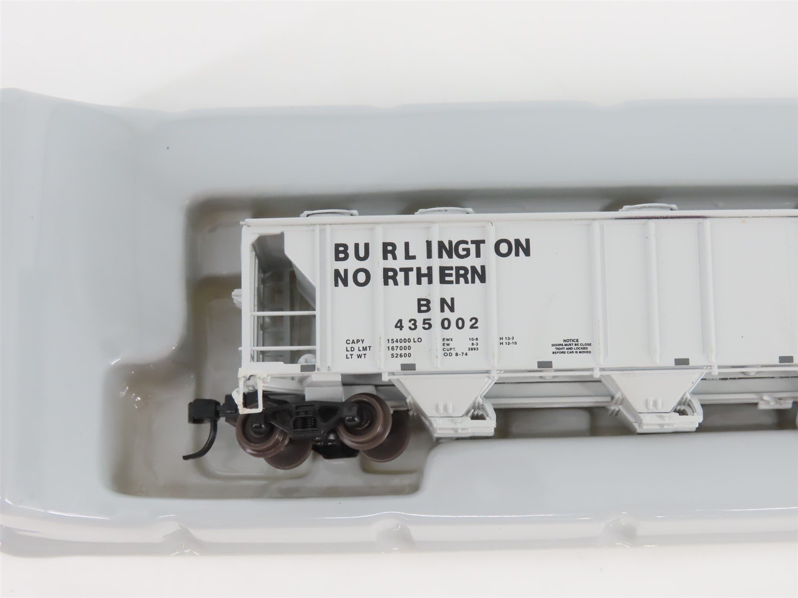 N Scale Athearn 11354 BN Burlington Northern 3-Bay Covered Hopper #435002