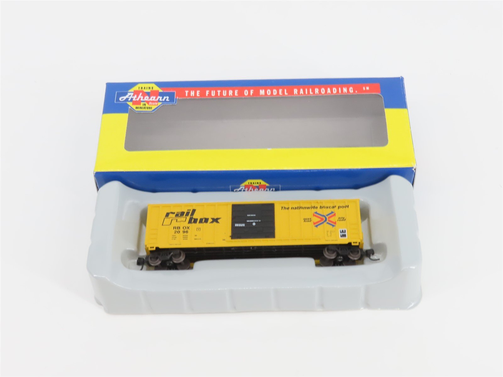 N Scale Athearn 10951 RBOX Railbox 50' Single Door Box Car #2096
