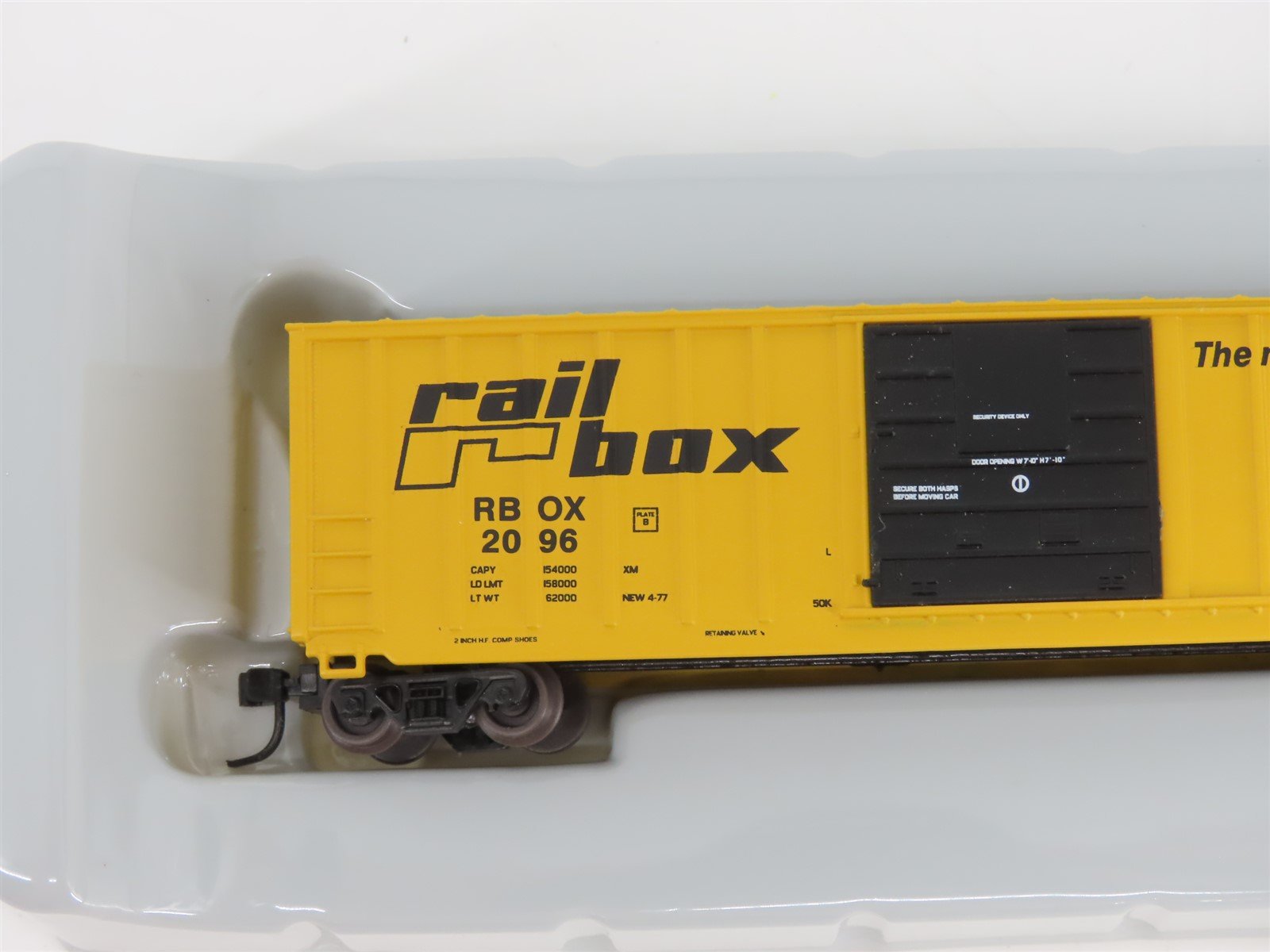 N Scale Athearn 10951 RBOX Railbox 50' Single Door Box Car #2096