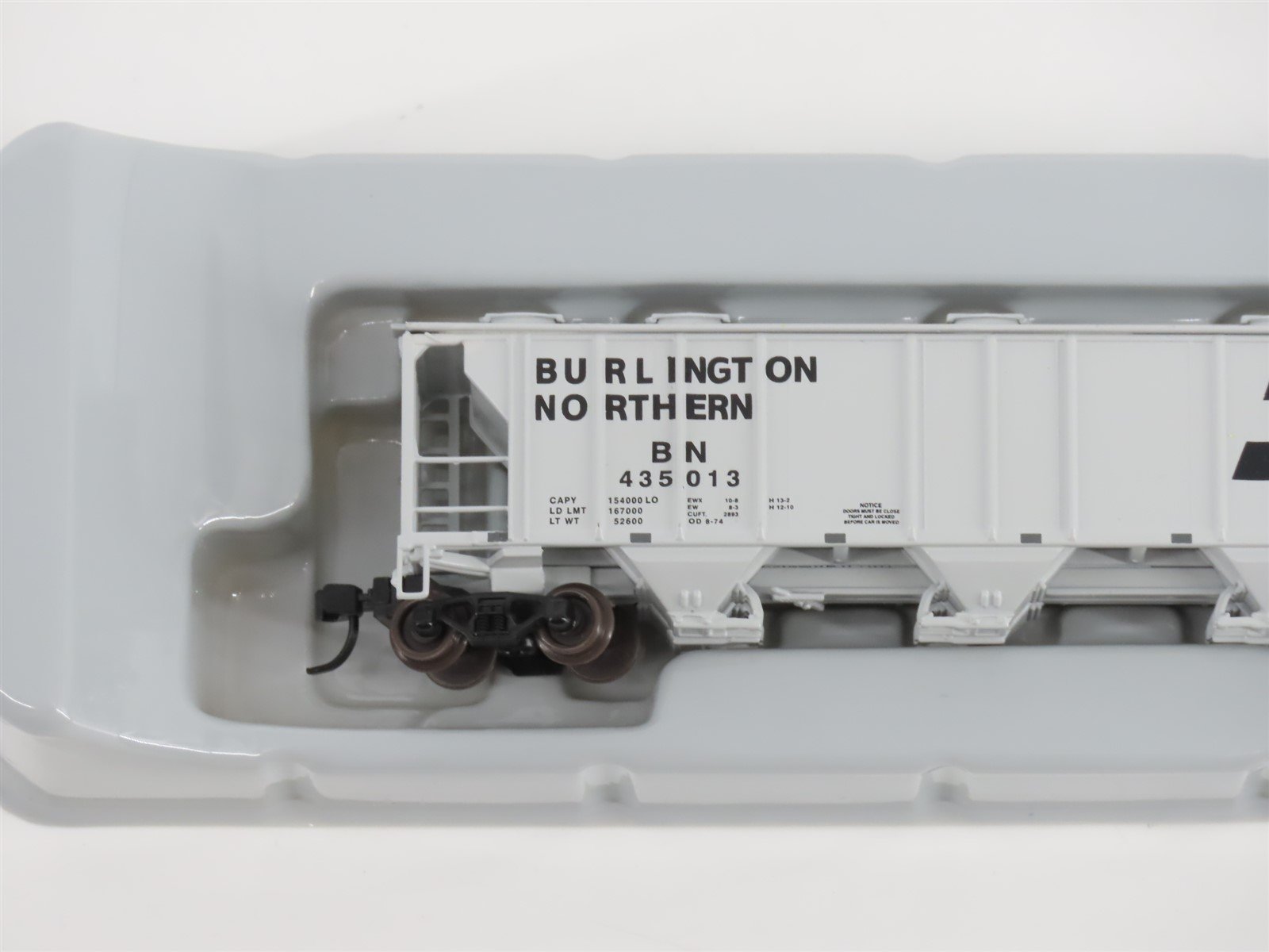 N Scale Athearn 11355 BN Burlington Northern 3-Bay Covered Hopper #435013
