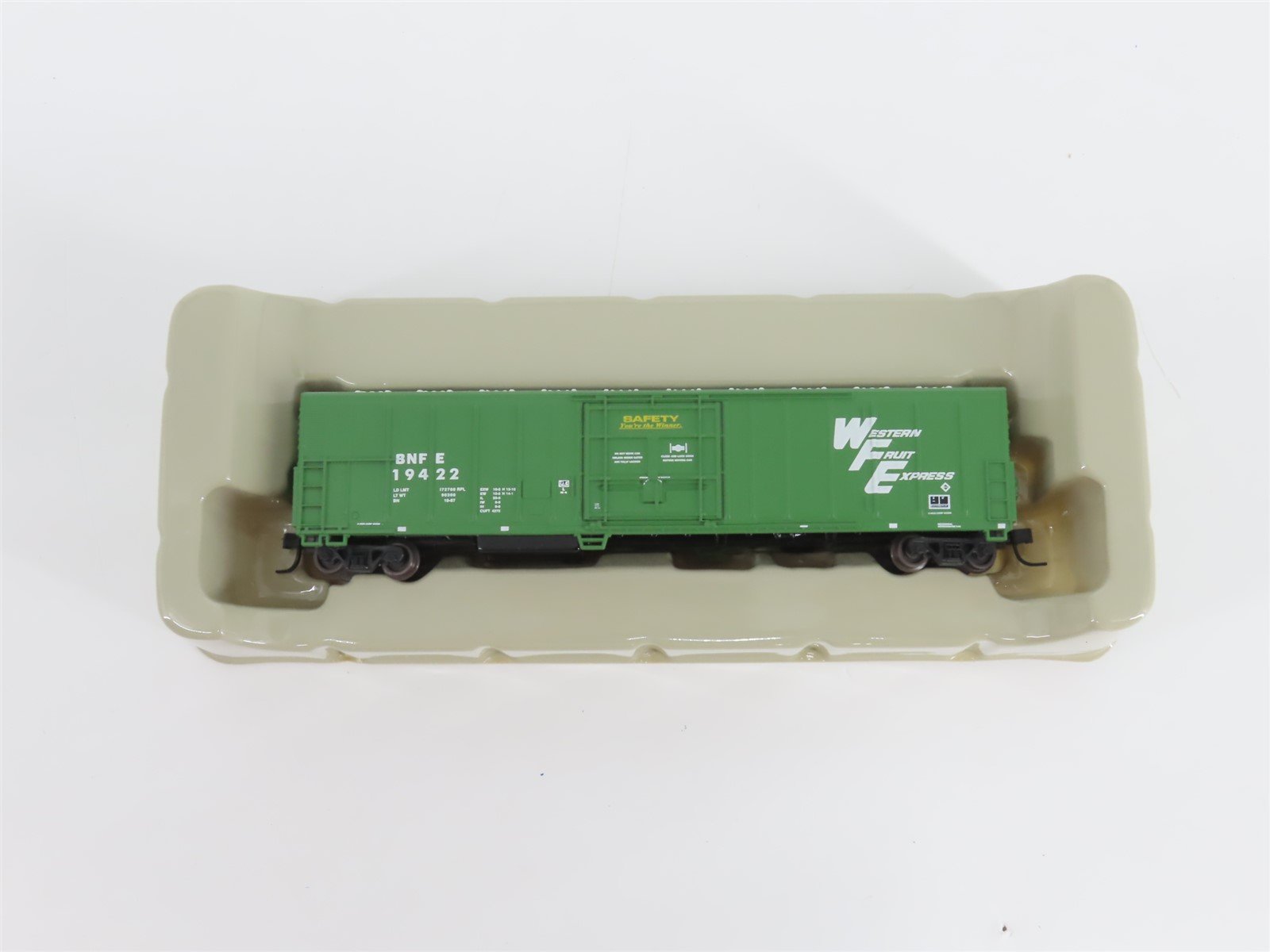 N Scale Athearn 11116 BNFE Burlington Northern WFE 57' Mechanical Reefer #19422