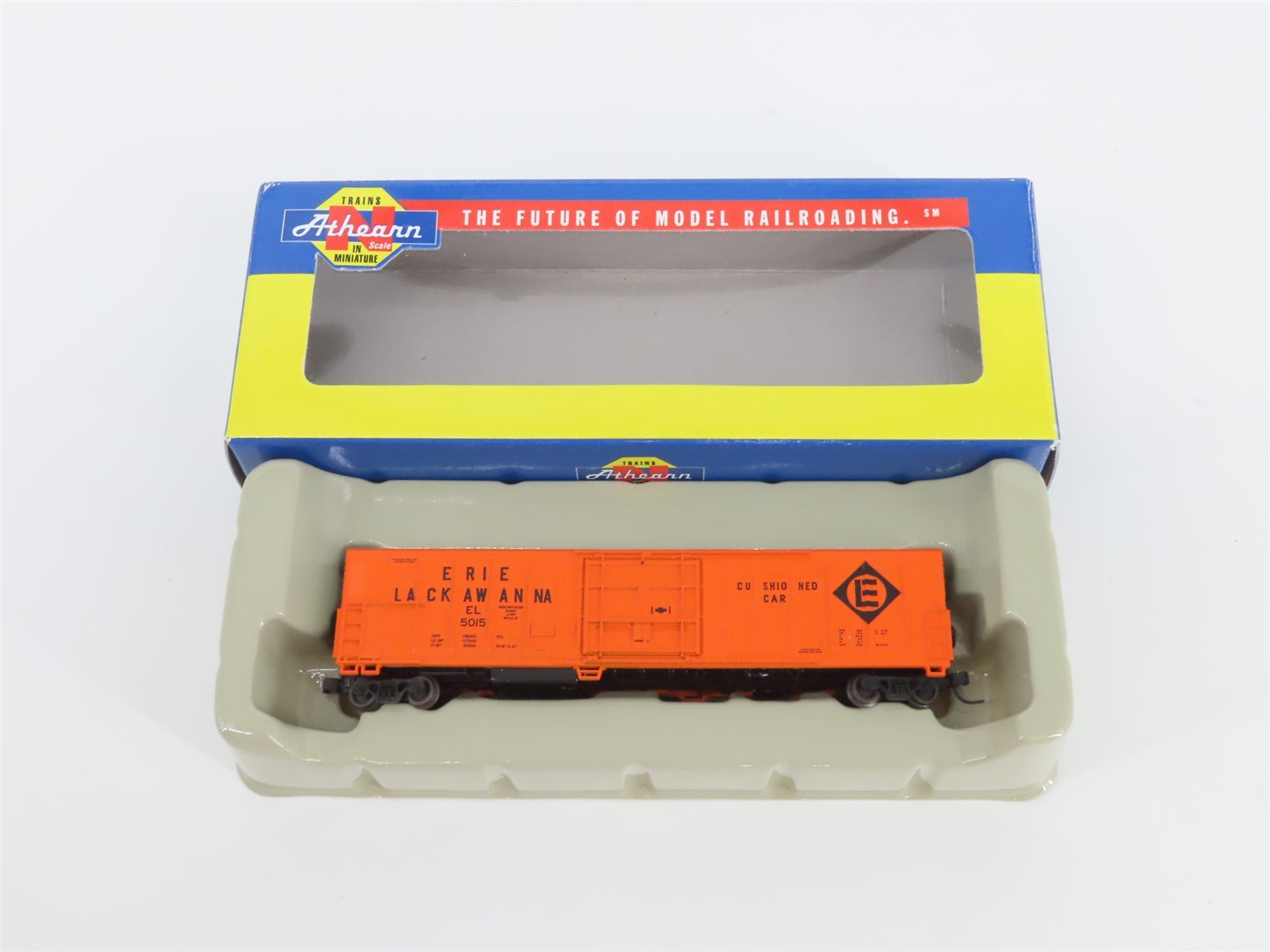 N Scale Athearn 11118 EL Erie Lackawanna 57' Mechanical Reefer #5015