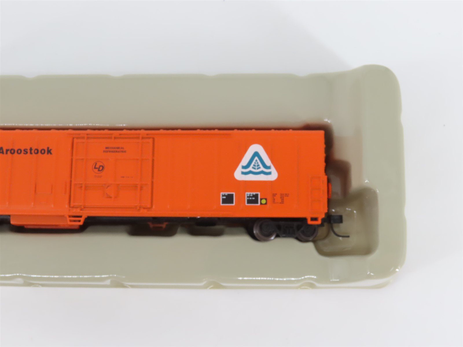N Scale Athearn 11114 BAR Bangor & Aroostook 57' Mechanical Reefer #11106