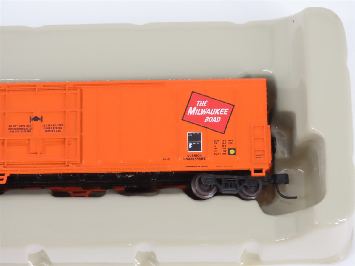 N Scale Athearn 11120 MILW Milwaukee Road 57&#39; Mechanical Reefer #9998