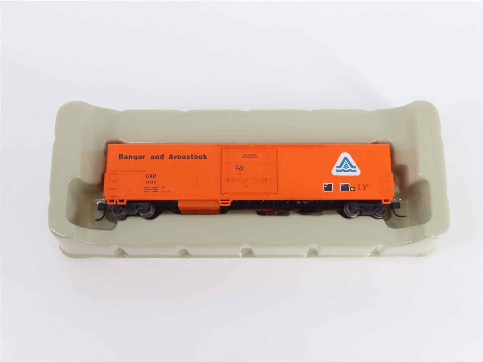 N Scale Athearn 11113 BAR Bangor & Aroostook 57' Mechanical Reefer #11133