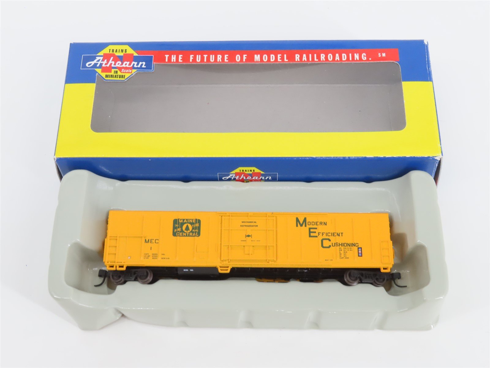 N Scale Athearn 11105 MEC Maine Central Pine Tree Route 57' Mechanical Reefer #1