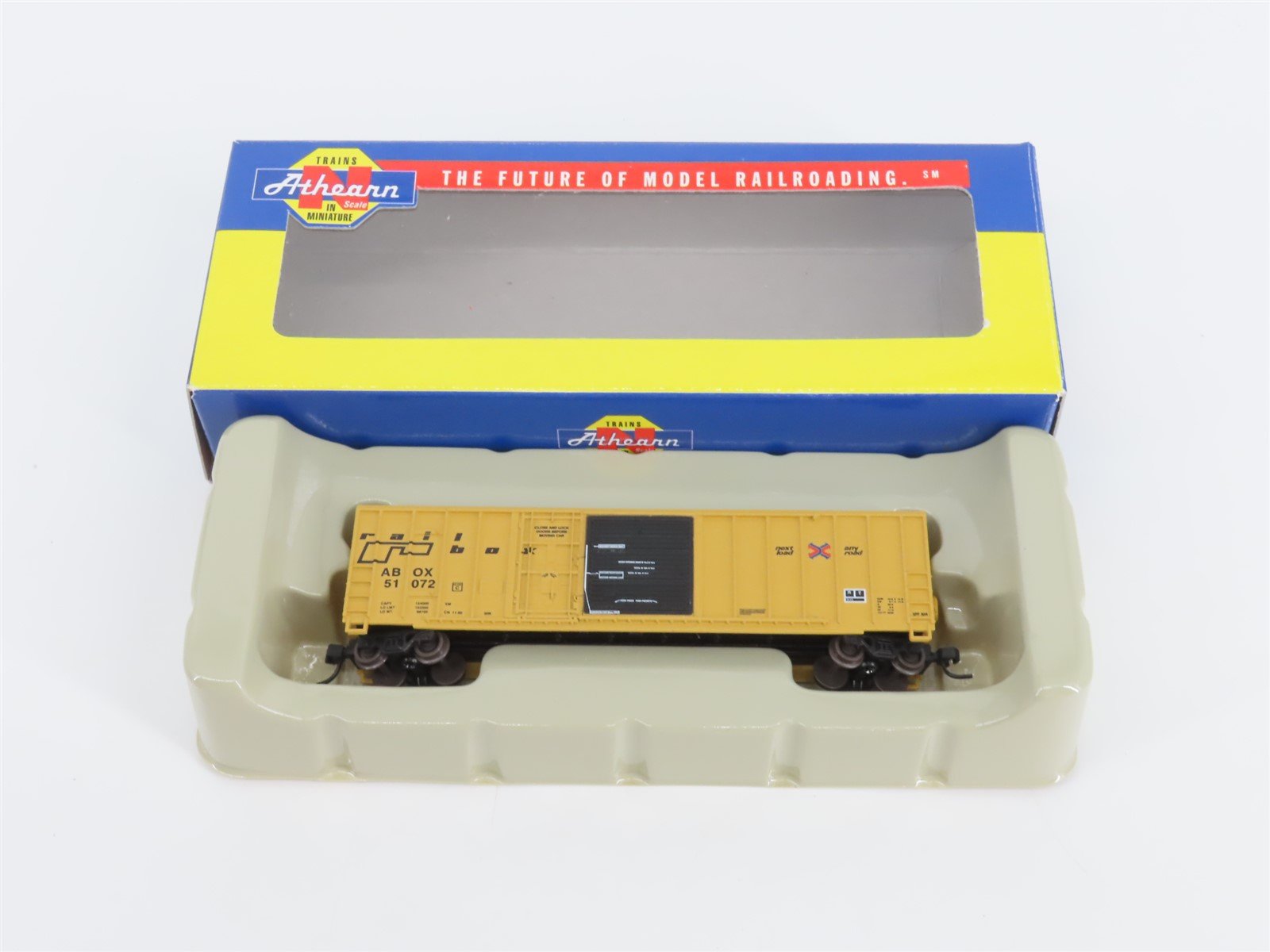 N Scale Athearn 11150 ABOX Railbox 50' Plug & Sliding Door Box Car #51072