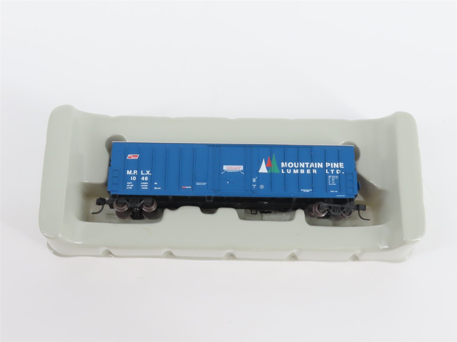 N Scale Athearn 10684 MPLX Mountain Pine Lumber 50' Single Door Box Car #1046