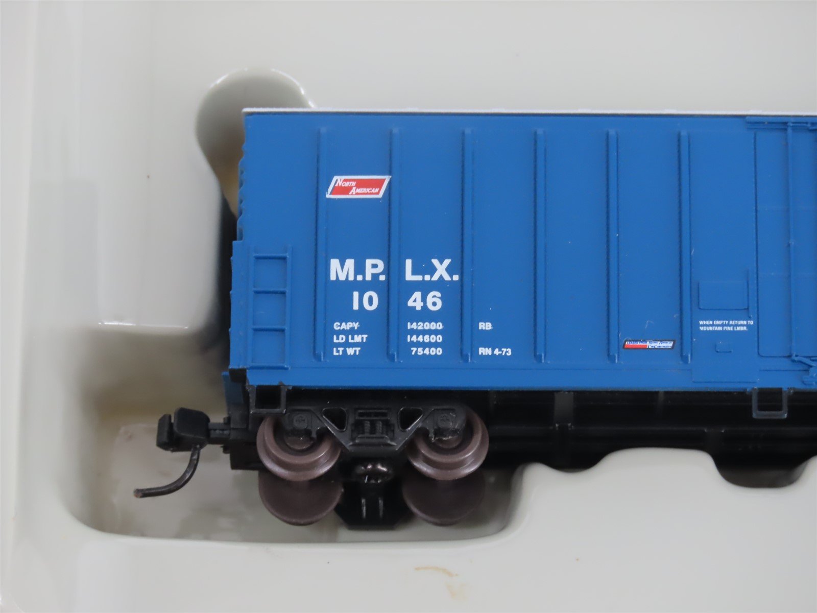 N Scale Athearn 10684 MPLX Mountain Pine Lumber 50' Single Door Box Car #1046