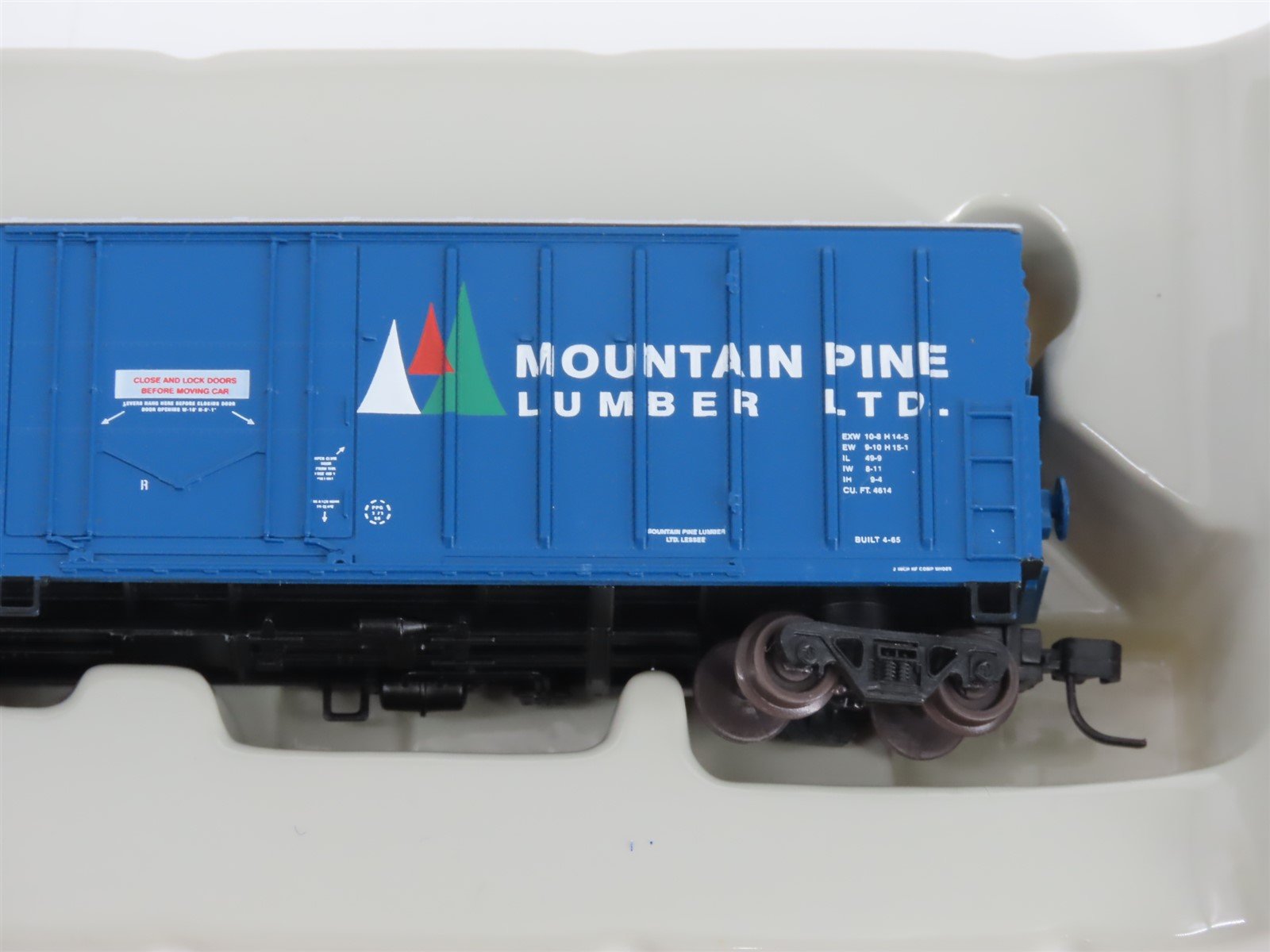 N Scale Athearn 10684 MPLX Mountain Pine Lumber 50' Single Door Box Car #1046