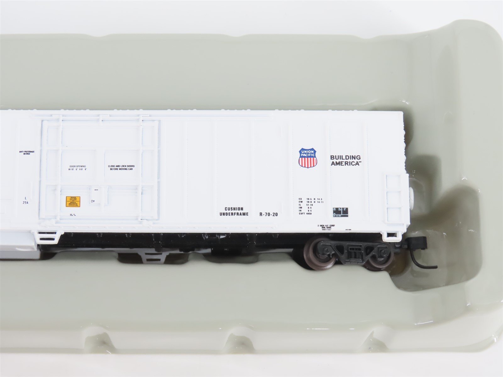 N Scale Athearn 11101 ARMN UP Union Pacific 57' Mechanical Reefer #769109