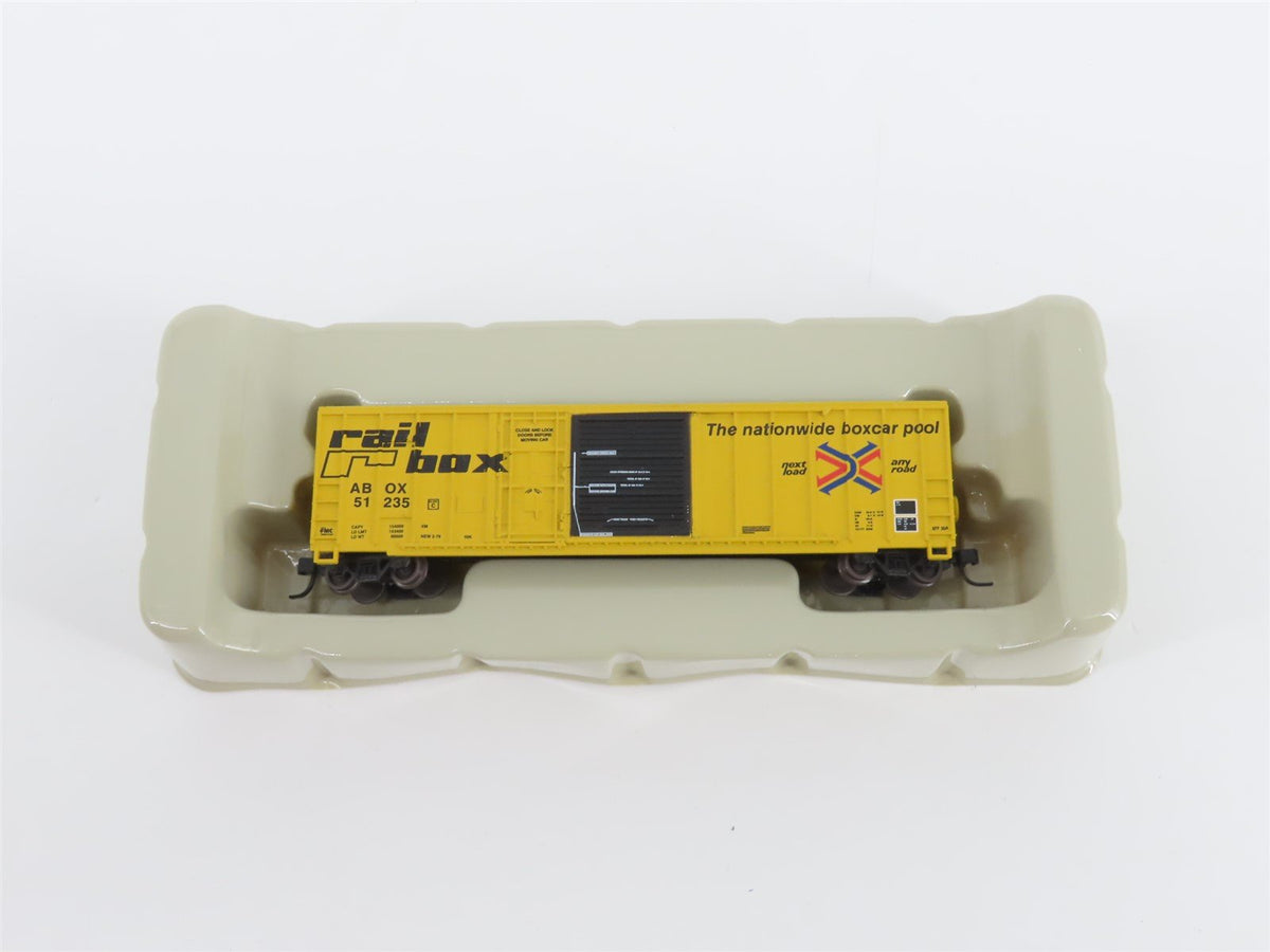 N Scale Athearn 11147 ABOX Railbox 50&#39; Plug &amp; Sliding Door Box Car #51235