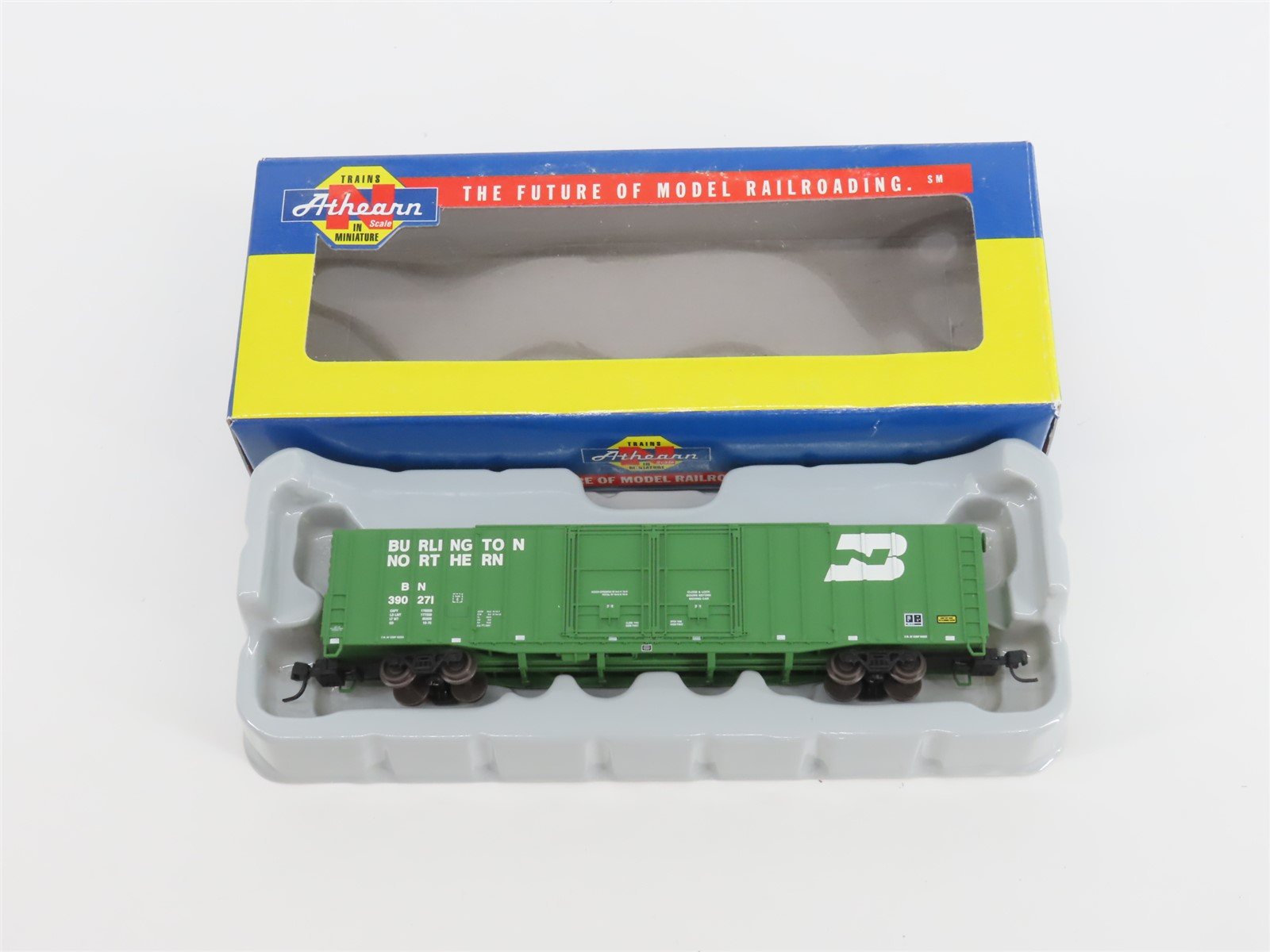 N Scale Athearn 10787 BN Burlington Northern 60' Auto Parts Box Car #390271