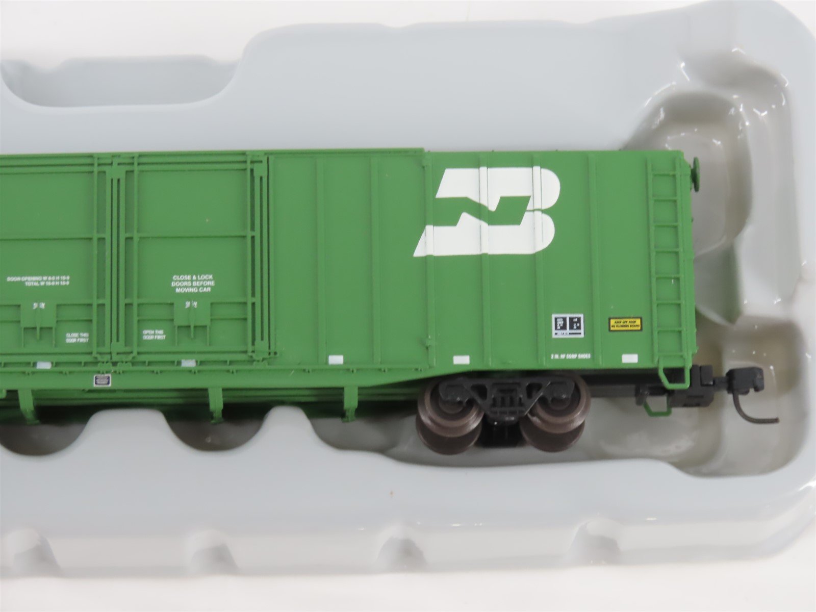 N Scale Athearn 10787 BN Burlington Northern 60' Auto Parts Box Car #390271