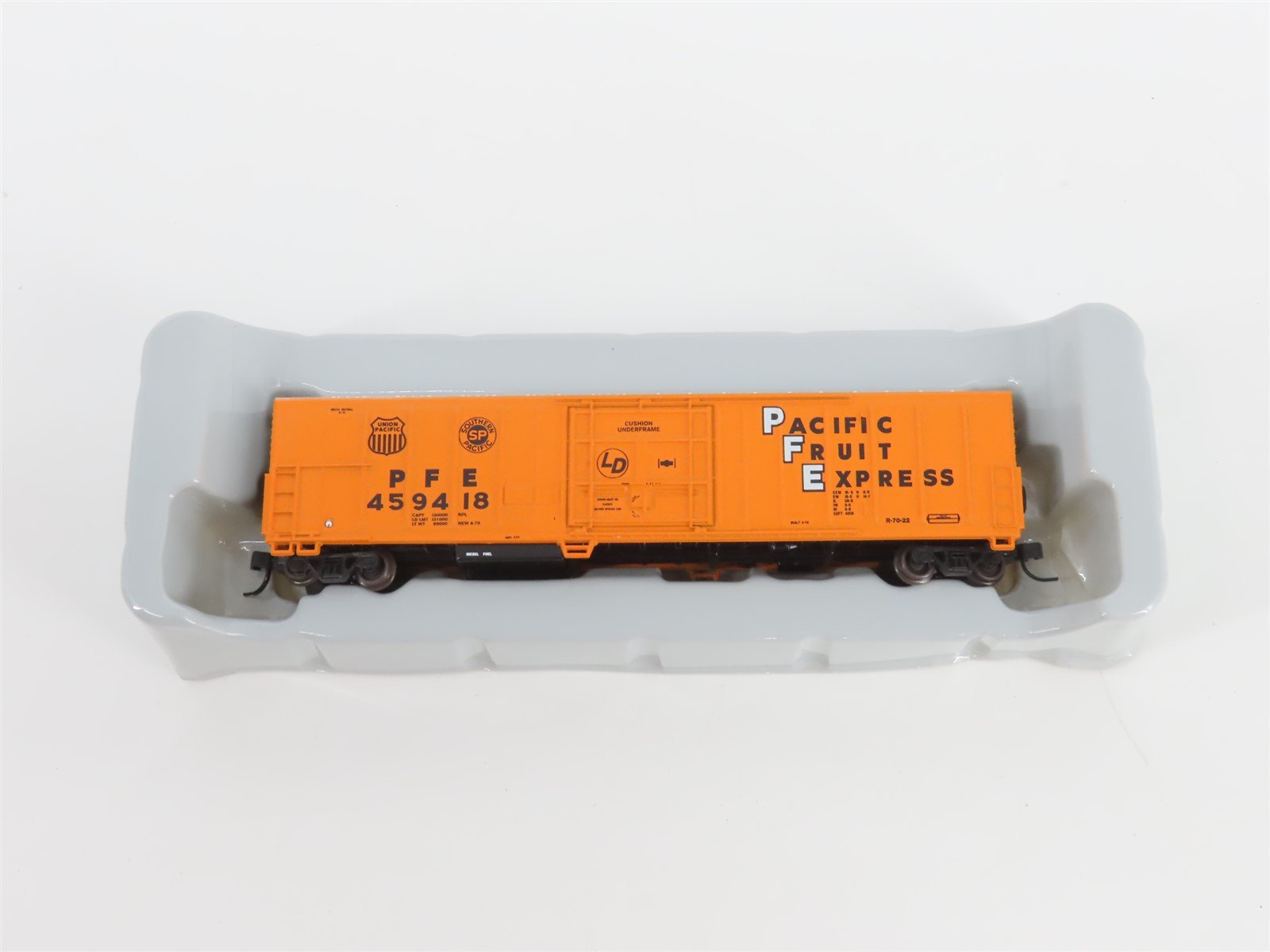 N Athearn 11129 SP UP PFE Pacific Fruit Express 57' Mechanical Reefer #459418