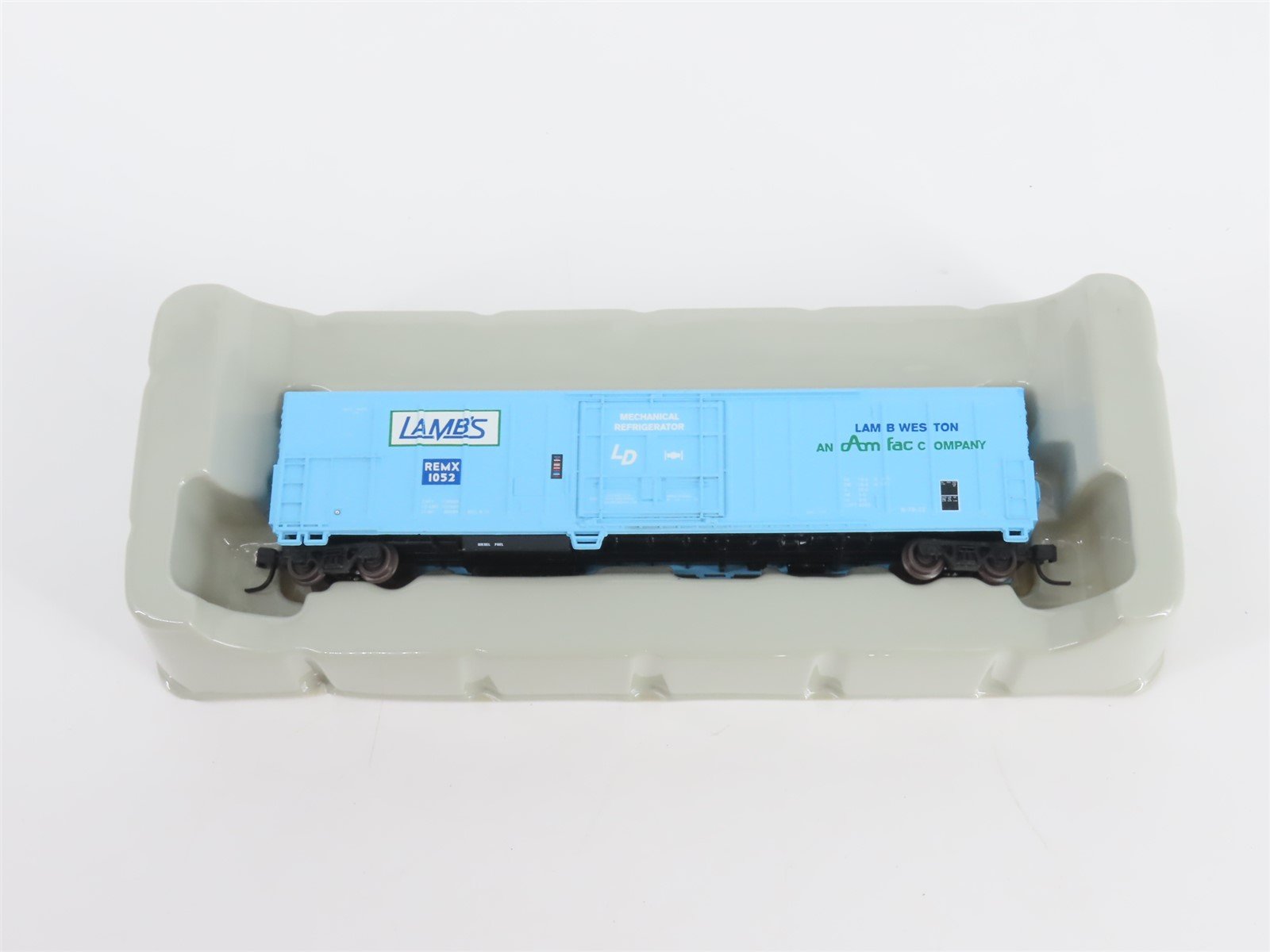 N Scale Athearn 11104 REMX Lamb Weston 57' Mechanical Reefer #1052