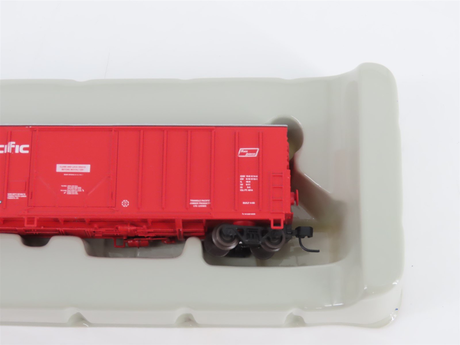 N Scale Athearn 10686 TPFX Triangle Pacific 50' Single Door Box Car #5529