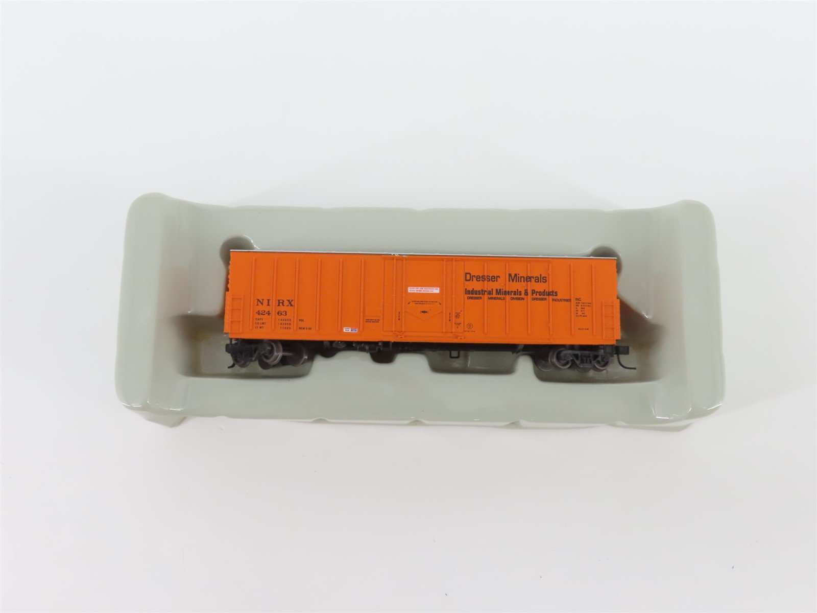 N Scale Athearn 10681 NIRX Dresser Minerals 50' Single Door Box Car #42463