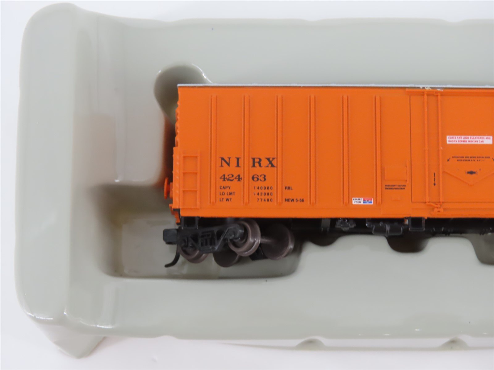 N Scale Athearn 10681 NIRX Dresser Minerals 50' Single Door Box Car #42463