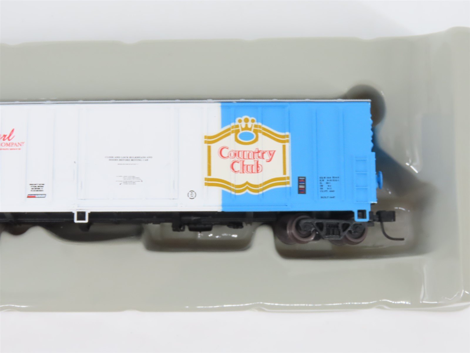 N Scale Athearn 10669 PBGX Pearl Brewing 50' Single Door Box Car #143