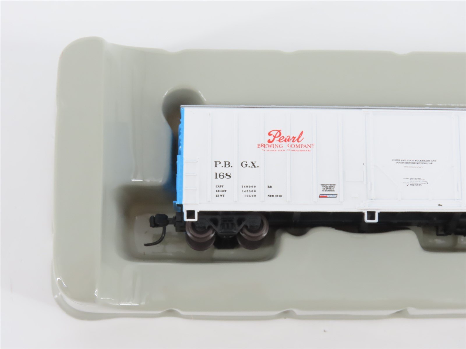 N Scale Athearn 10668 PBGX Pearl Brewing 50' Single Door Box Car #168