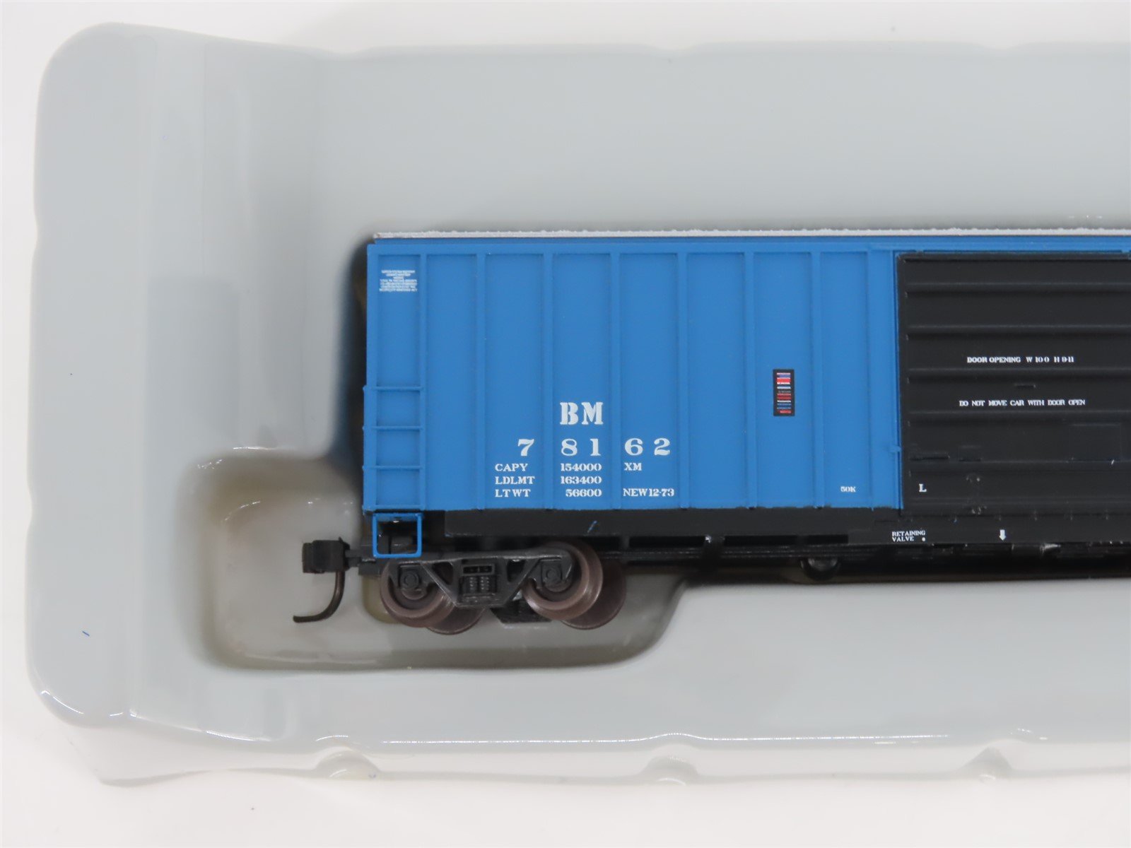 N Scale Athearn 10542 BM Boston & Maine Railroad 50' Single Door Box Car #78162