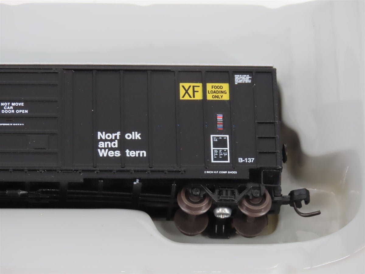 N Scale Athearn 10545 NW Norfolk &amp; Western 50&#39; Single Door Box Car #57694