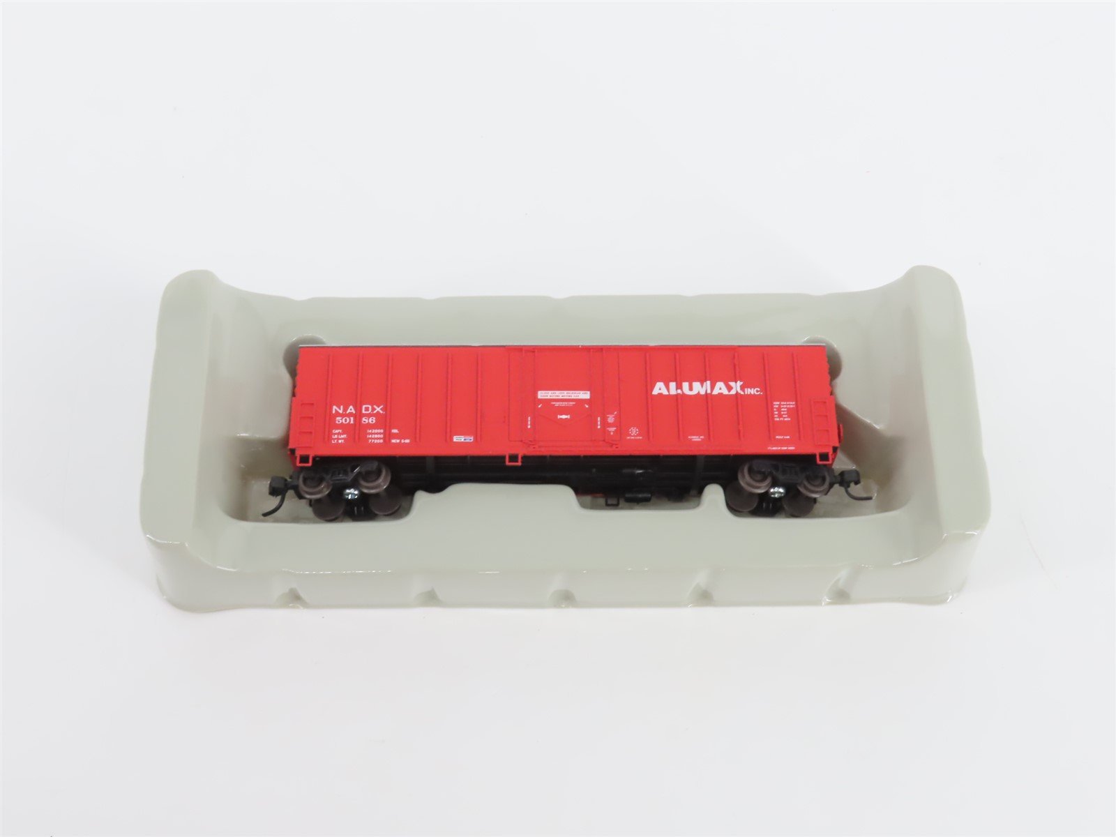 N Scale Athearn 10658 NADX ALUMAX 50' Single Door Box Car #50186