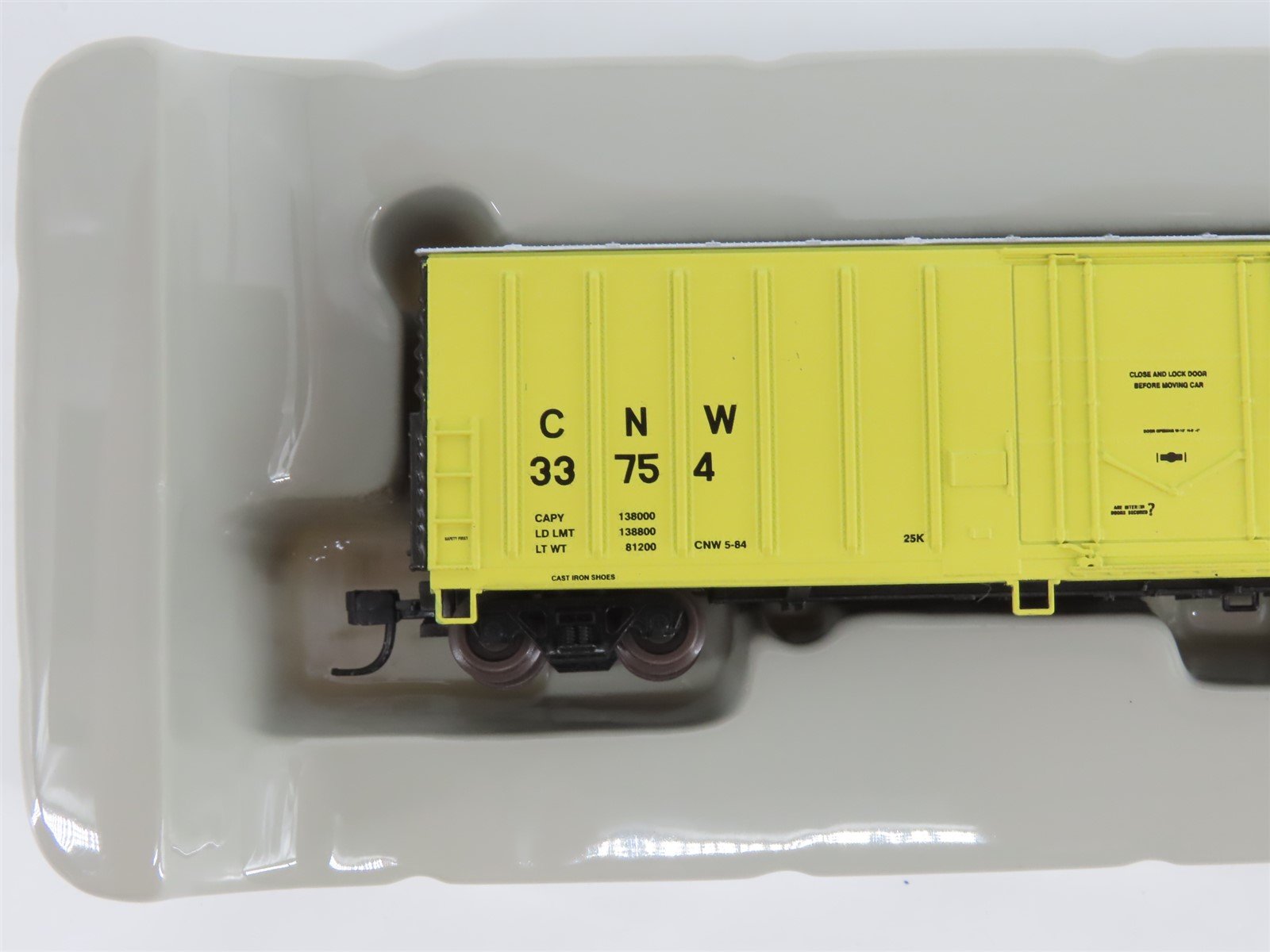 N Scale Athearn 10653 CNW Chicago Northwestern 50' Single Door Box Car #33754