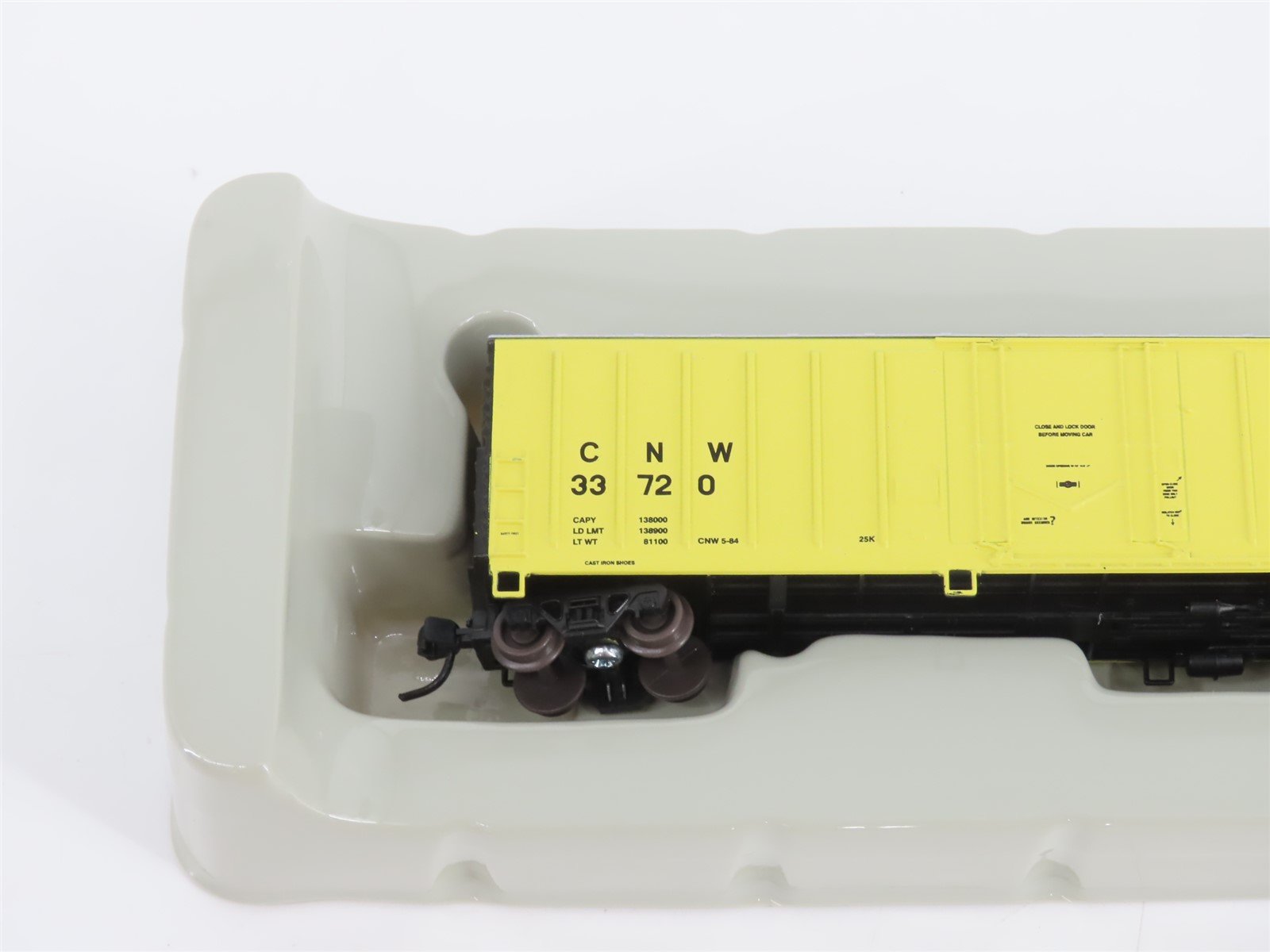 N Scale Athearn 10652 CNW Chicago Northwestern 50' Single Door Box Car #33720