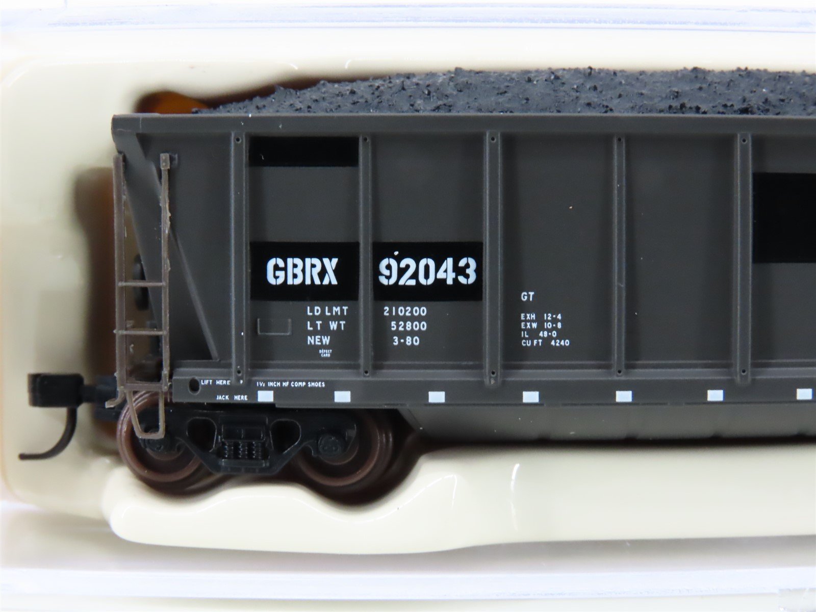 N Scale Atlas 43810-4 GBRX Greenbriar Leasing Coalveyor Hopper #92043 w/Load