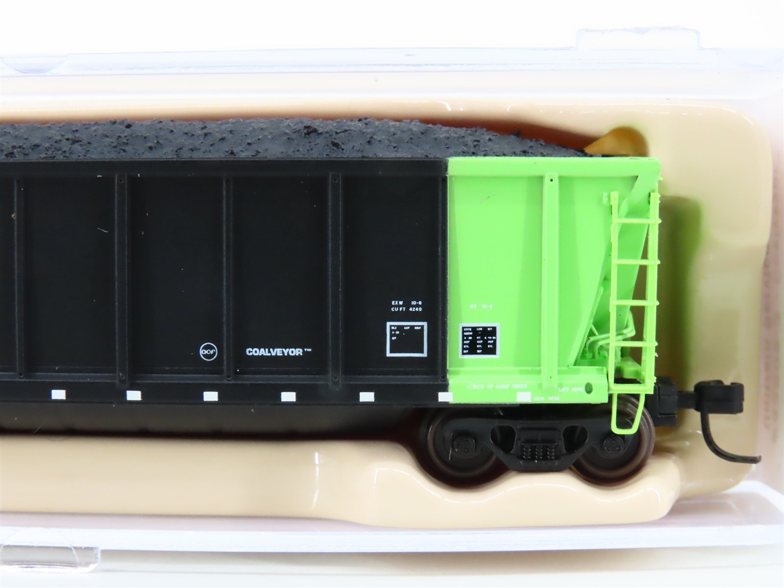 N Scale Atlas 43806-3 UNSX Unitrain Services Coalveyor Hopper #419 w/Coal Load