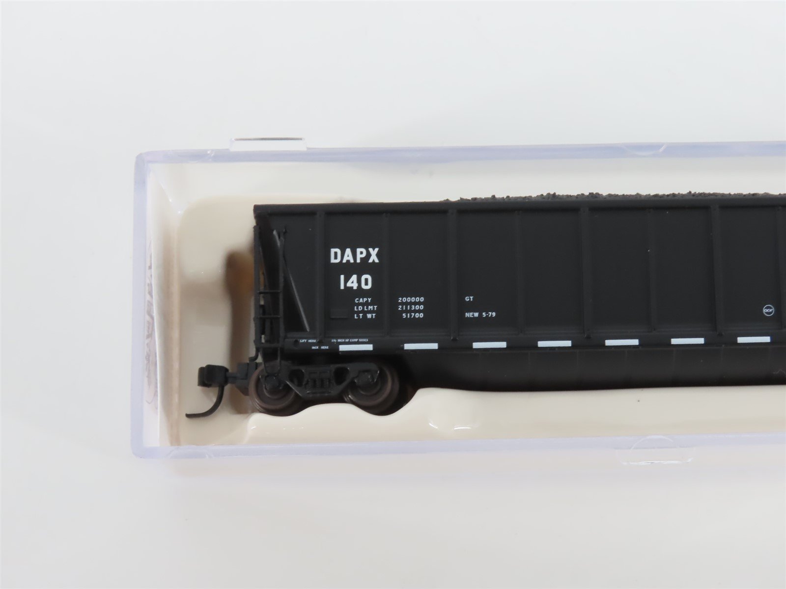 N Scale Atlas 43805-16 DAPX Dairyland Power Cooperative Coalveyor #140 w/ Load