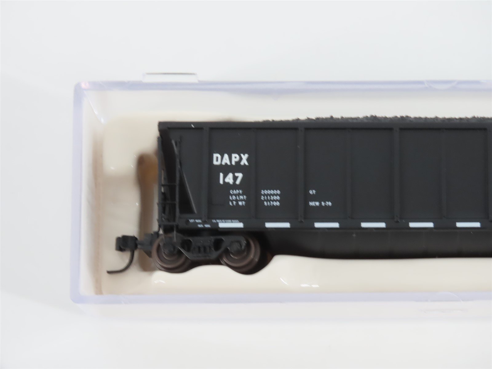 N Scale Atlas 43805-17 DAPX Dairyland Power Cooperative Coalveyor #147 w/ Load
