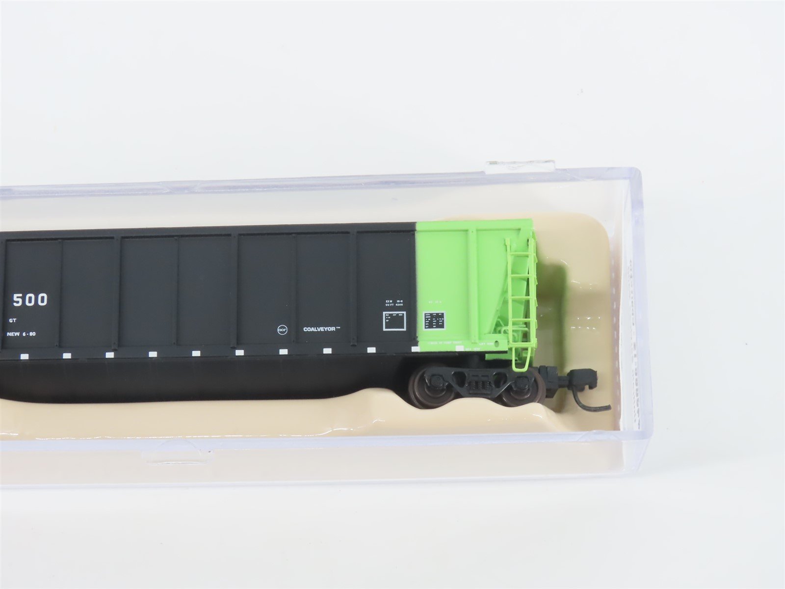 N Scale Atlas 43806-12 UNSX Unitrain Services Coalveyor #500 w/ Load