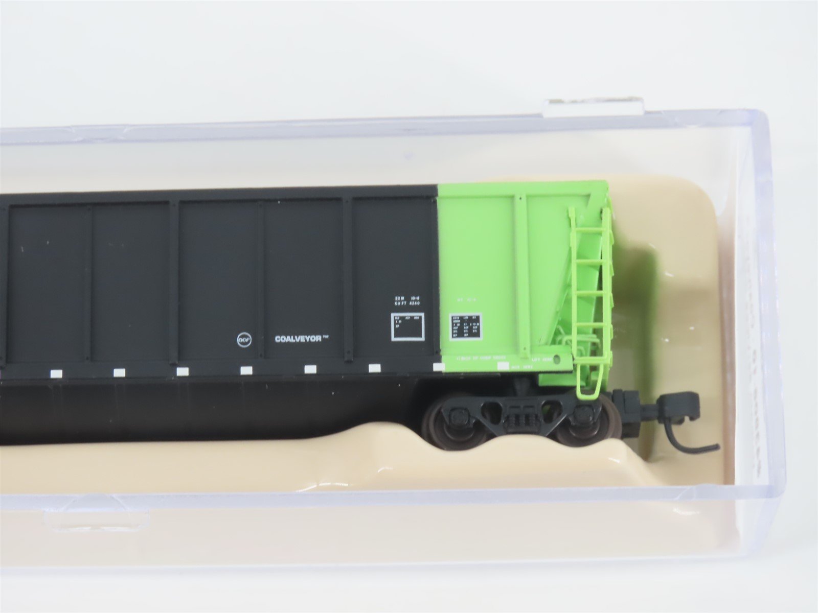 N Scale Atlas 43806-10 UNSX Unitrain Services Coalveyor #487 w/ Load