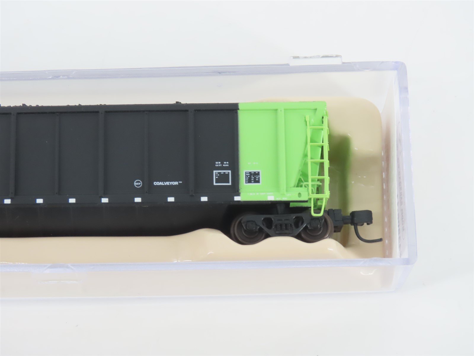 N Scale Atlas 43806-11 UNSX Unitrain Services Coalveyor #496 w/ Load